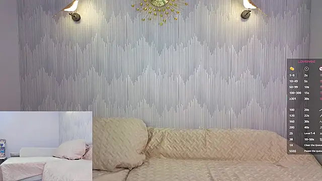 Snapshot of KeeleyBuoy chatting on October 19, 1:06 am KeeleyBuoy online show from October 19, 1:06 am