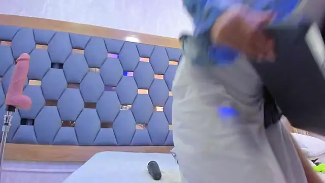 crystal sm online show from December 23, 3:59 am