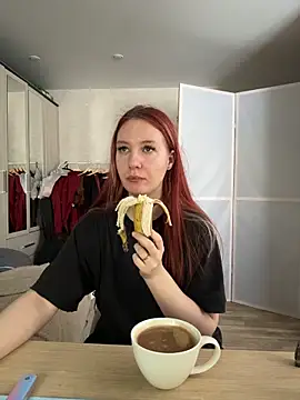 Snapshot of Hera_Mark chatting on March 3, 5:02 am Hera Mark online show from March 3, 5:02 am