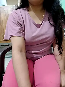 Snapshot of roshni_agrawal0 chatting on September 24, 5:33 am roshni agrawal0 online show from September 24, 5:33 am