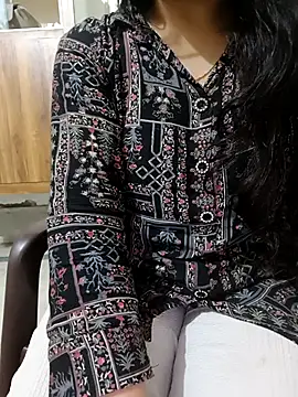 Snapshot of roshni_agrawal0 chatting on September 27, 2:49 am roshni agrawal0 online show from September 27, 2:49 am