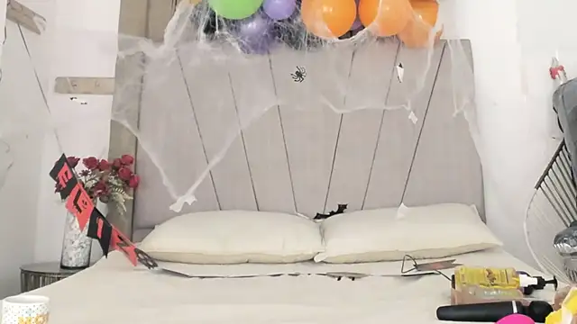 Snapshot of Lady_miss___ chatting on October 14, 1:34 pm Lady miss online show from October 14, 1:34 pm