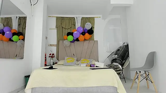 Snapshot of Lady_miss___ chatting on October 27, 11:47 am Lady miss online show from October 27, 11:47 am