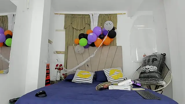 Snapshot of Lady_miss___ chatting on October 28, 1:03 pm Lady miss online show from October 28, 1:03 pm