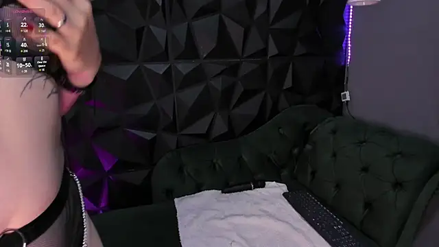 Astridhotman online show from September 10, 12:16 pm