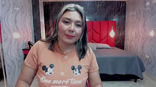 LatinaHoleQueen online show from May 19, 3:07 pm