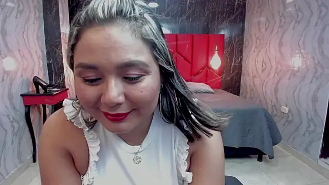 LatinaHoleQueen online show from May 20, 3:29 pm