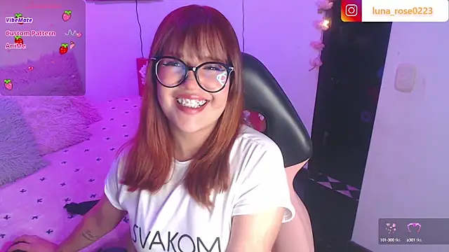Snapshot of Dollie_love chatting on September 12, 6:35 am Dollie love online show from September 12, 6:35 am