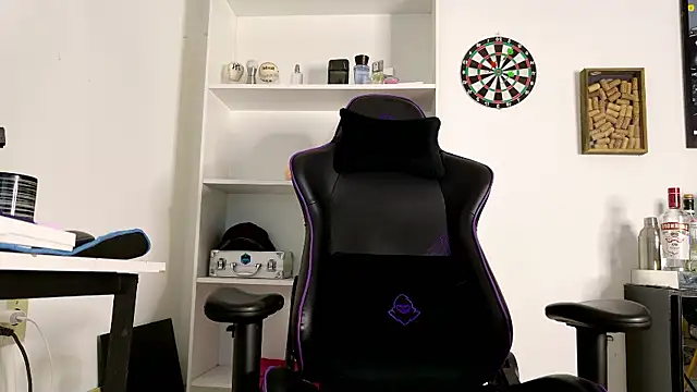 aaron nvk online show from October 17, 9:17 pm