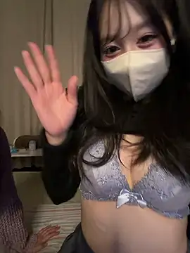 Snapshot of MOEMOE-Q chatting on April 28, 1:49 pm MOEMOE-Q online show from April 28, 1:49 pm
