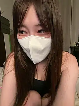 Snapshot of MOEMOE-Q chatting on May 13, 5:21 pm MOEMOE-Q online show from May 13, 5:21 pm