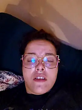 Snapshot of nuttiebuddy1 chatting on September 18, 10:23 pm nuttiebuddy1 online show from September 18, 10:23 pm