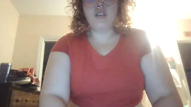 Snapshot of nuttiebuddy1 chatting on October 9, 8:12 am nuttiebuddy1 online show from October 9, 8:12 am