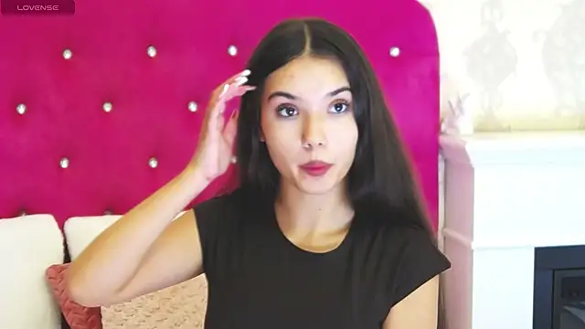 Snapshot of AlexisDevine chatting on September 14, 4:33 am AlexisDevine online show from September 14, 4:33 am