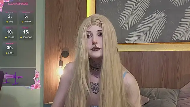 Snapshot of MilkMeSoftly chatting on October 29, 8:27 am MilkMeSoftly online show from October 29, 8:27 am