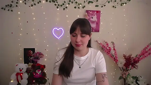 Amanda Bright  online show from May 8, 9:58 am