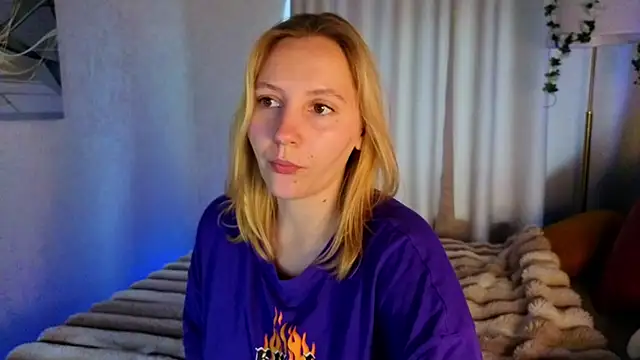Anna Chelsea online show from May 6, 1:03 am
