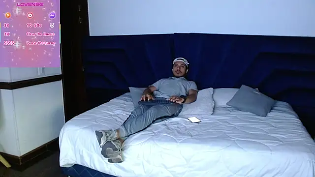 ColombiaStrip online show from February 26, 10:53 pm