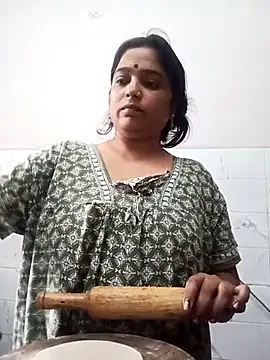 Snapshot of Trisha_71 chatting on October 30, 4:25 am Trisha 71 online show from October 30, 4:25 am