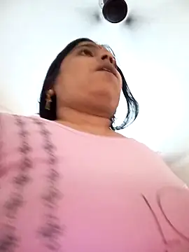 Snapshot of Trisha_71 chatting on October 31, 5:41 am Trisha 71 online show from October 31, 5:41 am