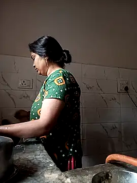 Snapshot of Trisha_71 chatting on November 2, 4:59 am Trisha 71 online show from November 2, 4:59 am