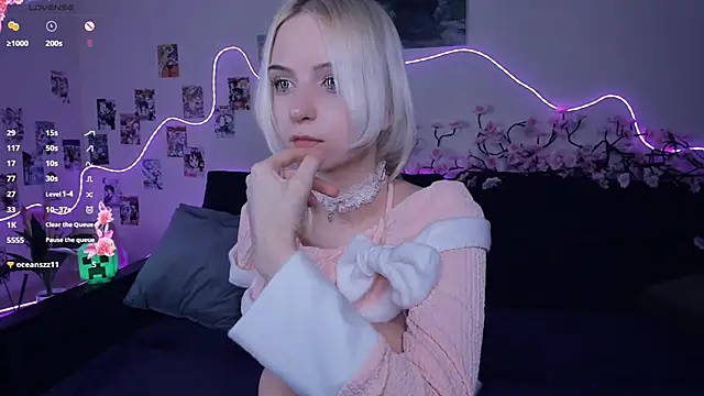 Megan--chan online show from November 29, 8:12 pm