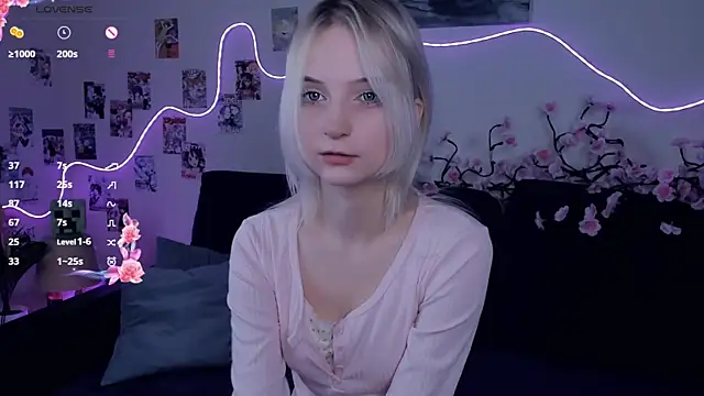 Megan--chan online show from January 13, 6:02 pm