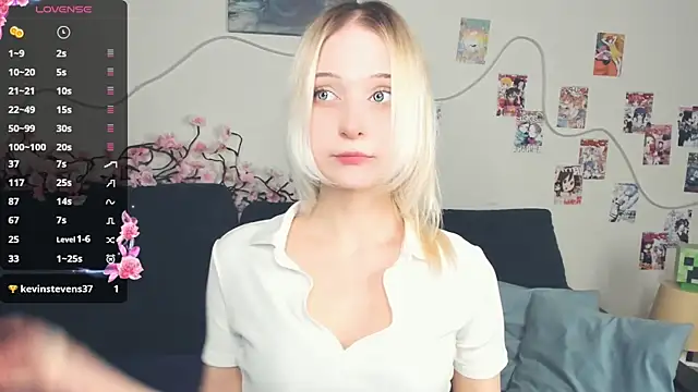 Snapshot of Megan--chan chatting on March 6, 5:09 pm Megan--chan online show from March 6, 5:09 pm