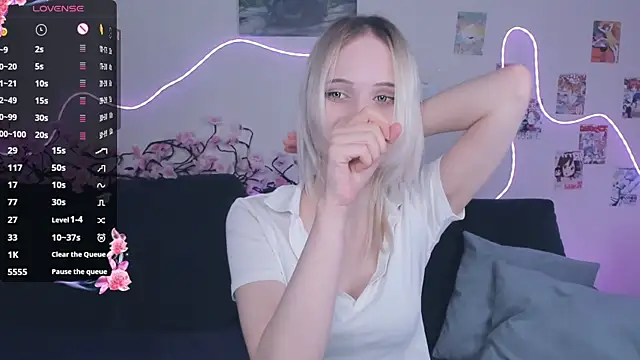 Snapshot of Megan--chan chatting on March 11, 5:19 pm Megan--chan online show from March 11, 5:19 pm