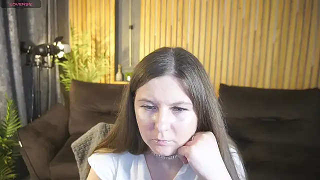 CraveeDoll online show from March 18, 7:39 pm