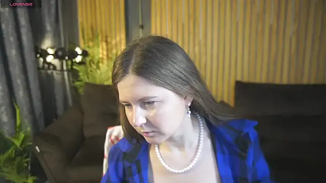 CraveeDoll online show from March 21, 7:39 pm