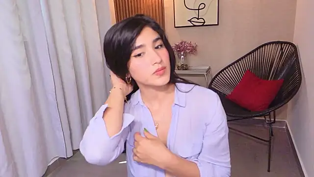 Lia Mar  online show from May 15, 6:15 pm