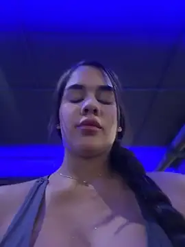 BellaLeclair online show from June 29, 8:42 pm