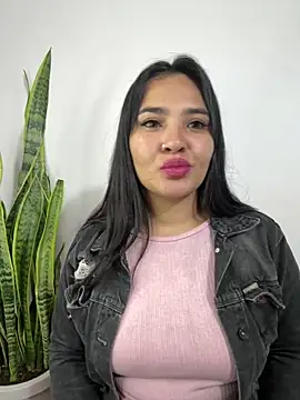 meli  brown online show from May 13, 11:44 pm
