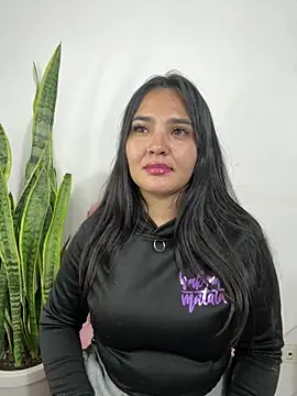 meli  brown online show from May 19, 1:56 am