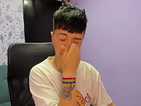 Snapshot of _Hannah_Hot chatting on September 23, 2:25 am  Hannah Hot online show from September 23, 2:25 am