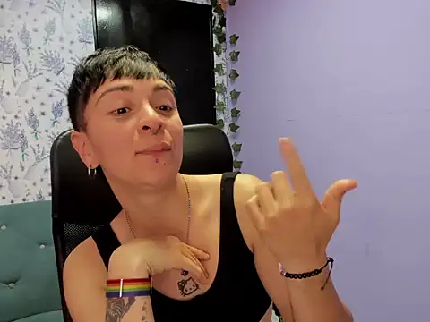 Snapshot of _Hannah_Hot chatting on October 4, 2:31 am  Hannah Hot online show from October 4, 2:31 am