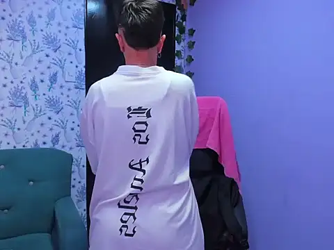 Snapshot of _Hannah_Hot chatting on October 9, 2:20 am  Hannah Hot online show from October 9, 2:20 am