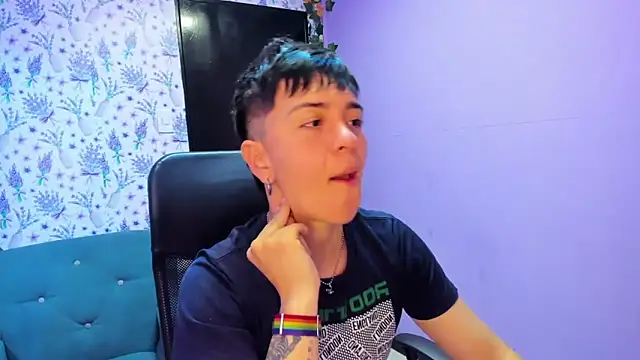 Snapshot of _Hannah_Hot chatting on October 16, 1:28 am  Hannah Hot online show from October 16, 1:28 am