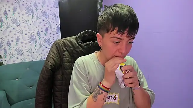 Snapshot of _Hannah_Hot chatting on October 22, 1:50 am  Hannah Hot online show from October 22, 1:50 am