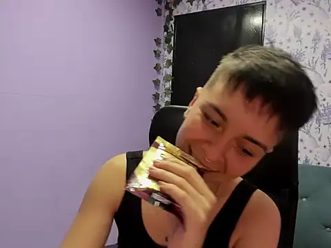 Snapshot of _Hannah_Hot chatting on October 31, 1:50 am  Hannah Hot online show from October 31, 1:50 am