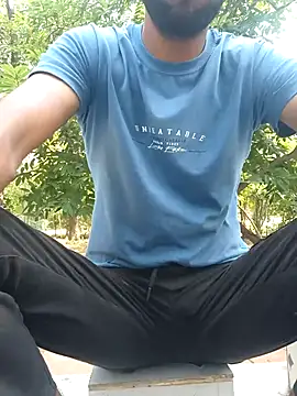 Snapshot of OmeningFurorji chatting on October 15, 6:13 am OmeningFurorji online show from October 15, 6:13 am