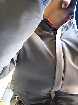 Snapshot of OmeningFurorji chatting on January 14, 8:53 am OmeningFurorji online show from January 14, 8:53 am