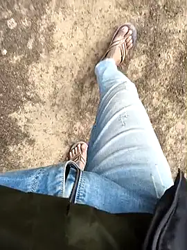 Snapshot of OmeningFurorji chatting on February 3, 10:20 am OmeningFurorji online show from February 3, 10:20 am