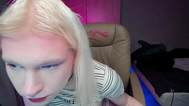 Snapshot of Sasyhk0 chatting on January 12, 6:02 pm Sasyhk0 online show from January 12, 6:02 pm