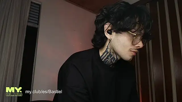 Mihail leroy online show from April 11, 3:33 am