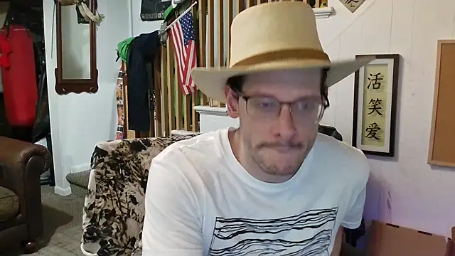 MasterDaddyCool online show from October 8, 9:07 am