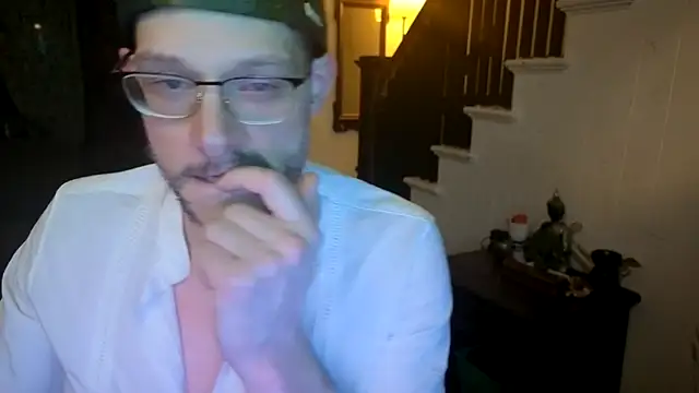 Snapshot of MasterDaddyCool chatting on July 5, 4:19 am MasterDaddyCool online show from July 5, 4:19 am