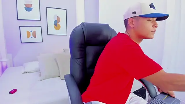 Ricky Owens1 online show from November 7, 8:31 pm