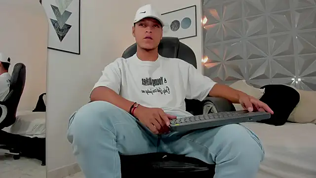 Ricky Owens1 online show from November 22, 6:51 pm